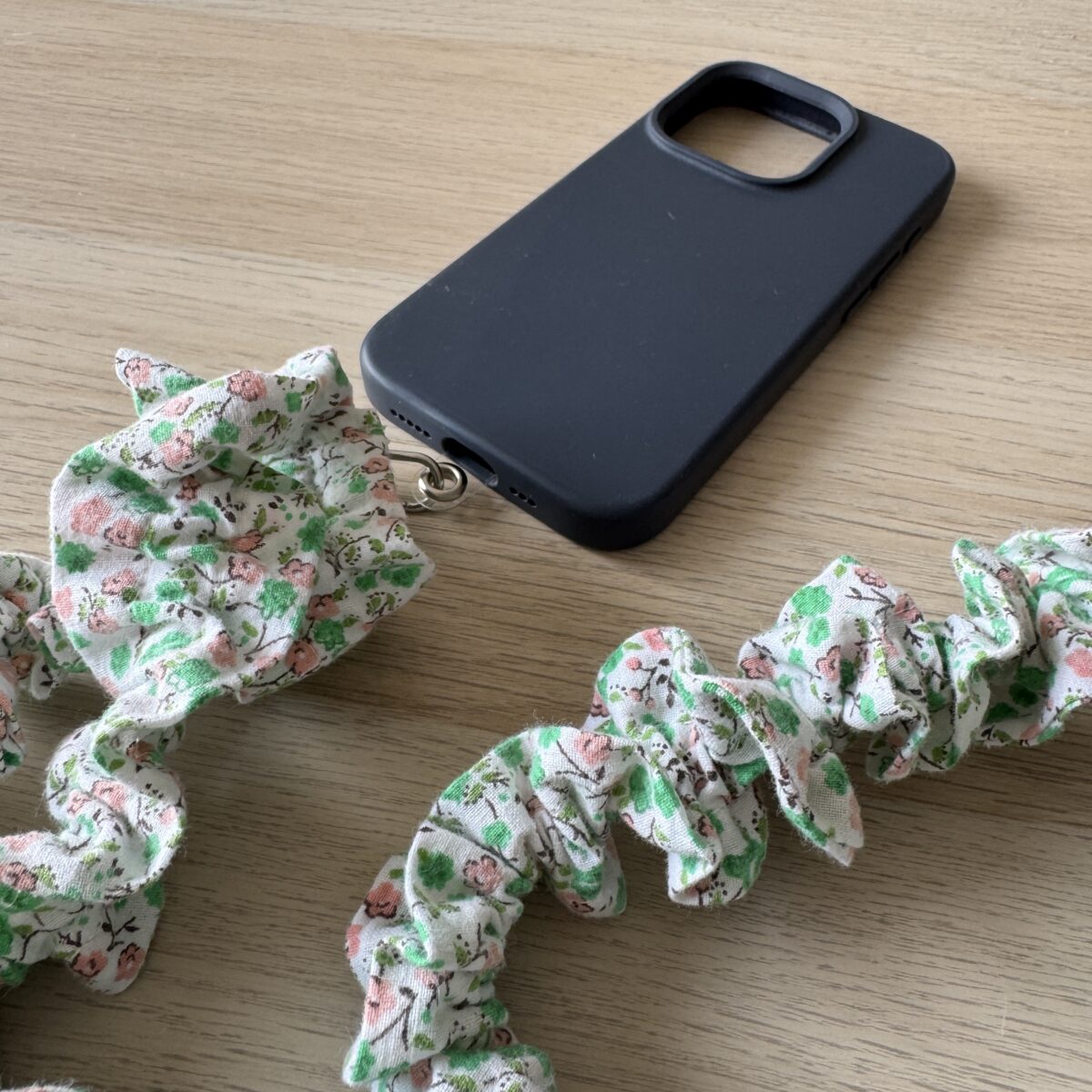 Cordon Froufrous Téléphone Vert – Image 2