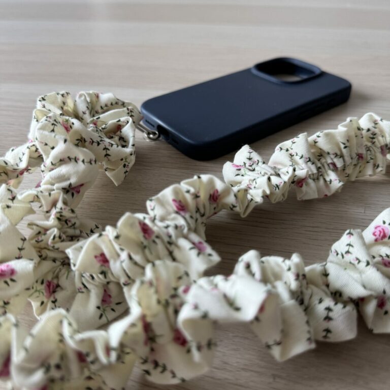Cordon Froufrous Téléphone Beige fleuri