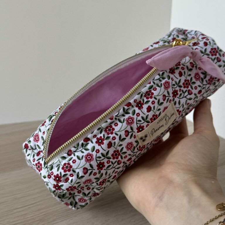 Trousse à stylos fleuri matelassé vert et rose