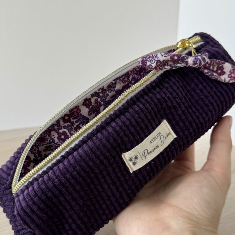 Trousse à stylos velours violet foncé