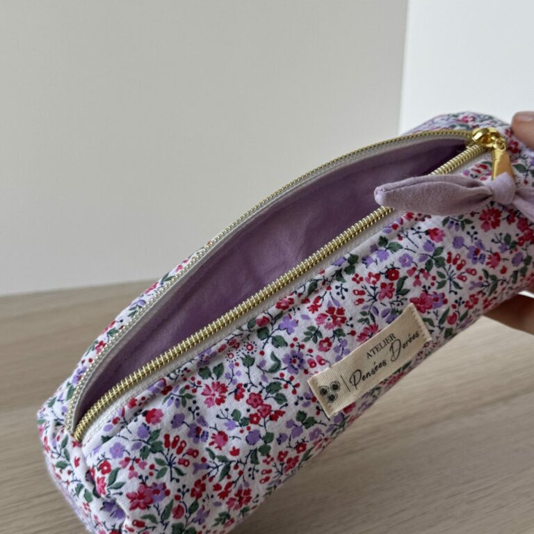 Trousse à stylos fleuri rose